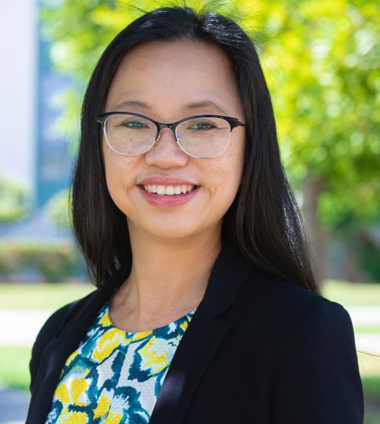 olivia c loo headshot